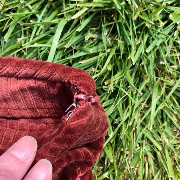 New In Tucker Ribbed Cinnamon Velvet High Waisted Stretch Flare Pants Size Small - Picture 7 of 10